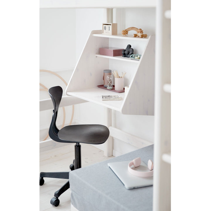 The Decorators: Pat inaltime 184 cm cu scara dreapta, birou si modul de dormit Flexa Classic 90x200 cm