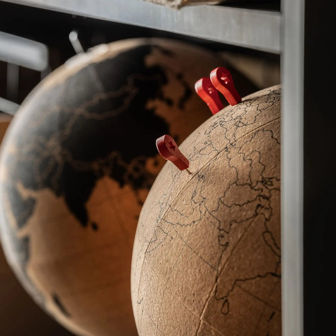 The Decorators: Glob pluta alb VOX Cork