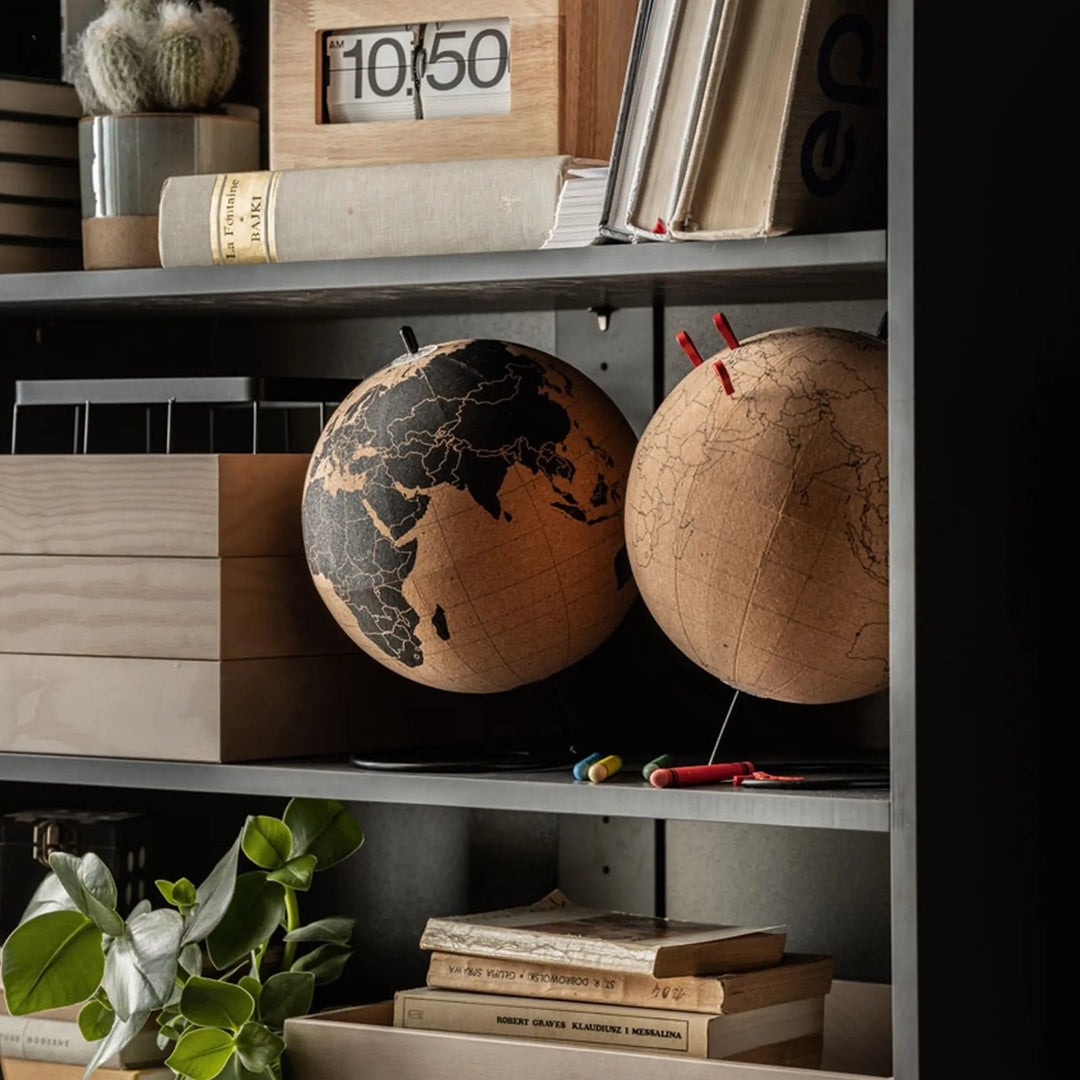 The Decorators: Glob pluta alb VOX Cork