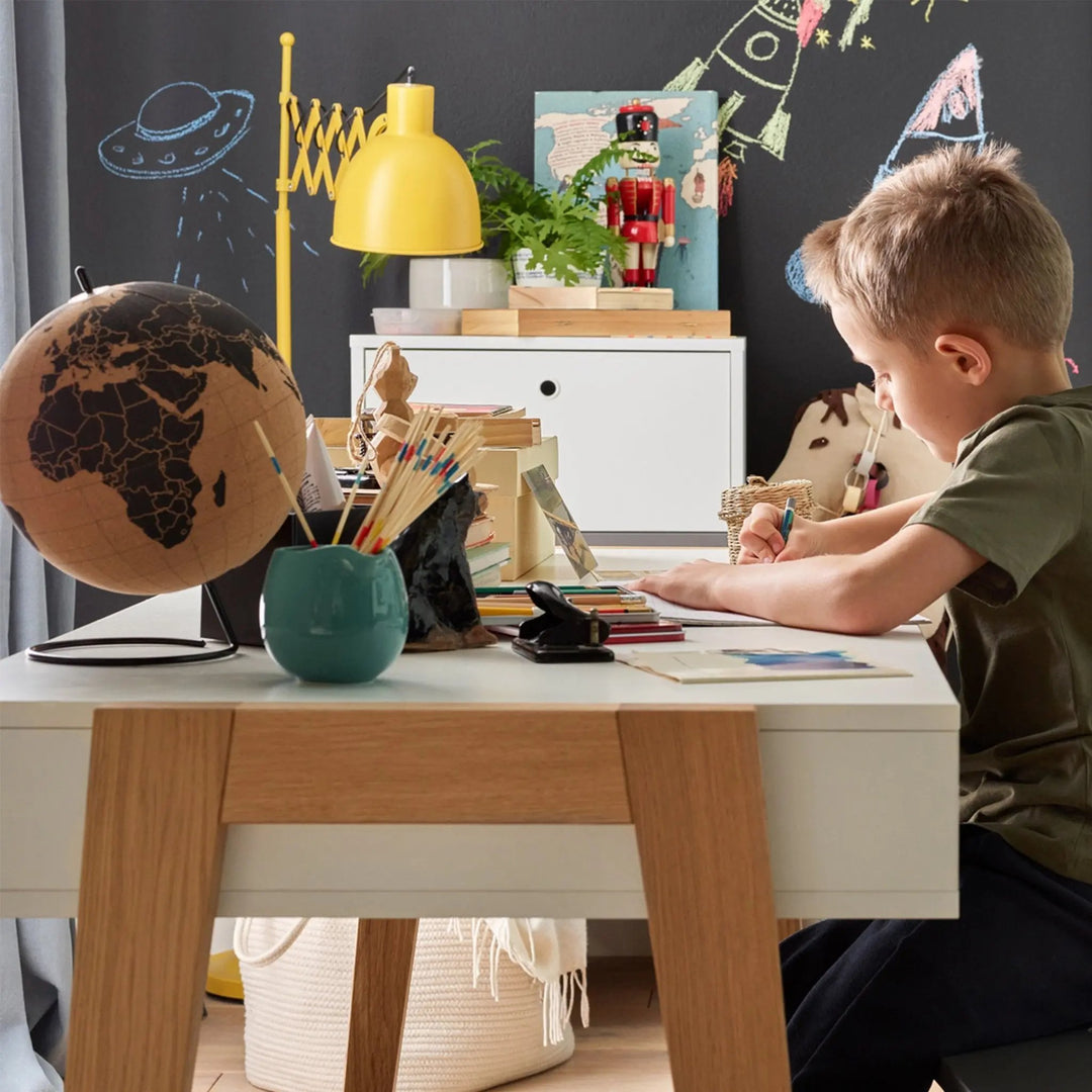 The Decorators: Glob pluta alb VOX Cork