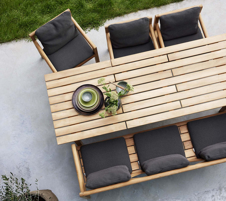The Decorators: Masa de exterior Cane-line Grace 240x100 cm