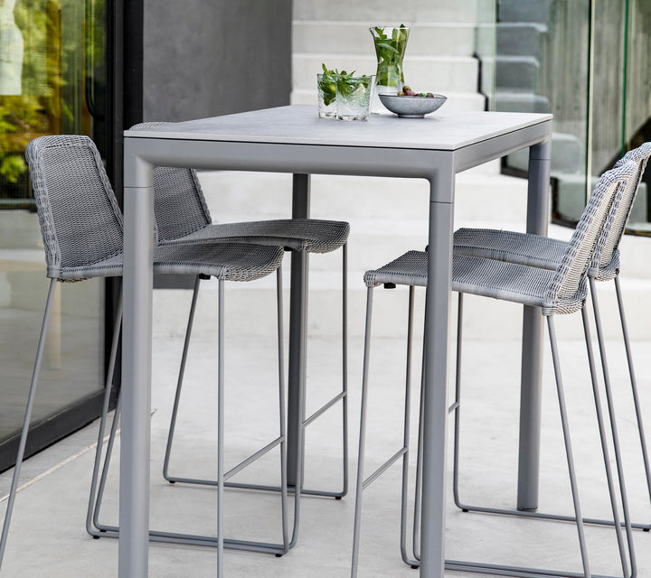 The Decorators: Scaun de bar Cane-line Breeze Gri deschis