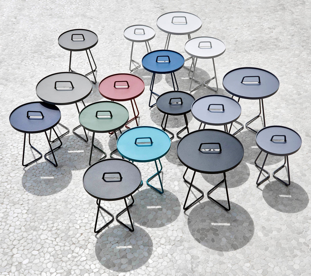 The Decorators: Masuta laterala medie Cane-line On-The-Move Dark rose