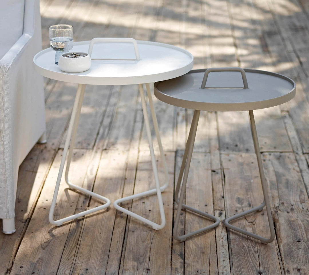 The Decorators: Masuta laterala medie Cane-line On-The-Move Dark rose