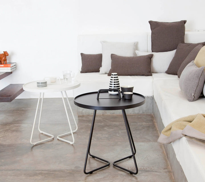 The Decorators: Masuta laterala medie Cane-line On-The-Move Dark rose