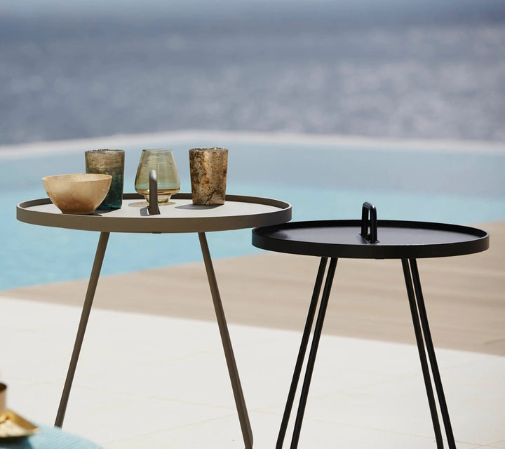 The Decorators: Masuta laterala medie Cane-line On-The-Move Midnight blue