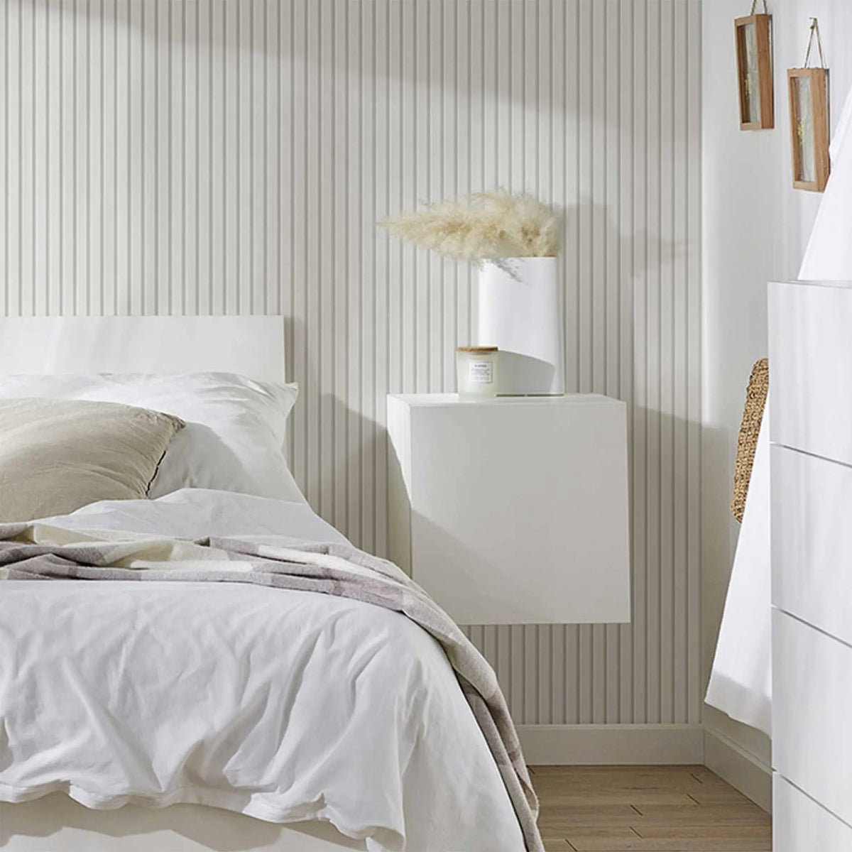 The Decorators: Profil dreapta Linerio, M-Line Alb
