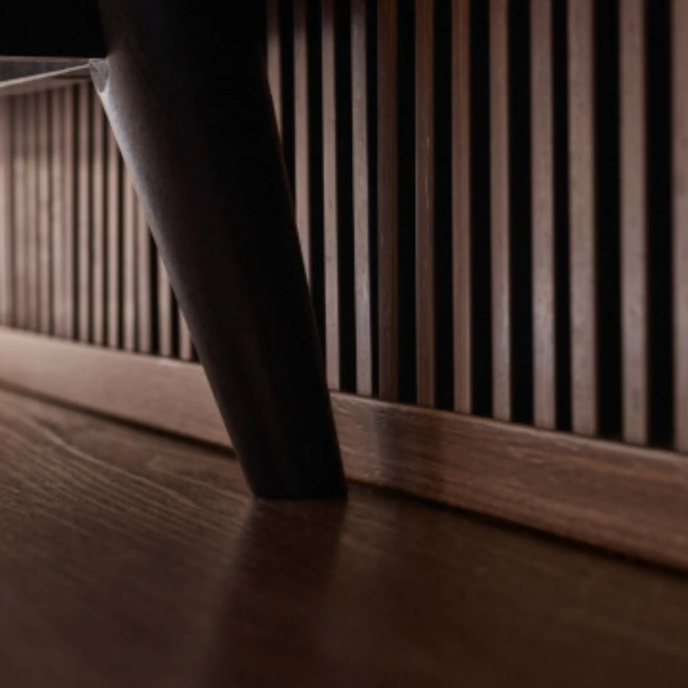 The Decorators: Profil stanga Linerio, L-Line Chocolate