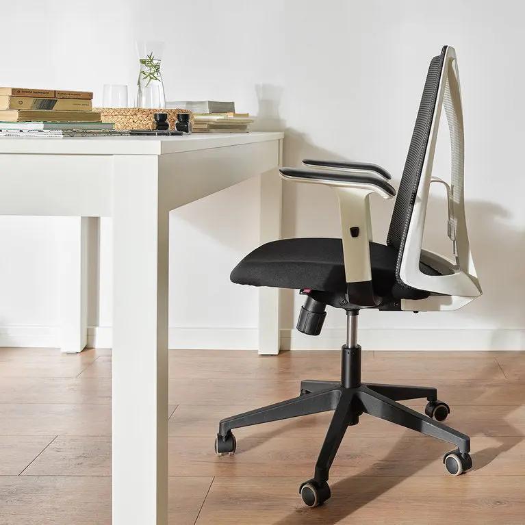 The Decorators: Scaun VOX Nett