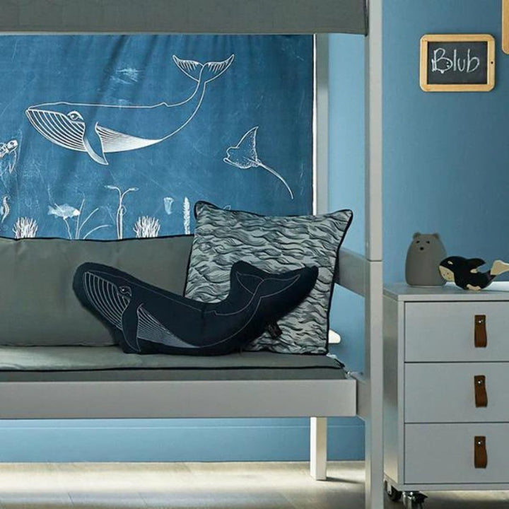Pernuta decorativa pentru copii, Ocean Whale Shaped, poliester, 45x75 cm