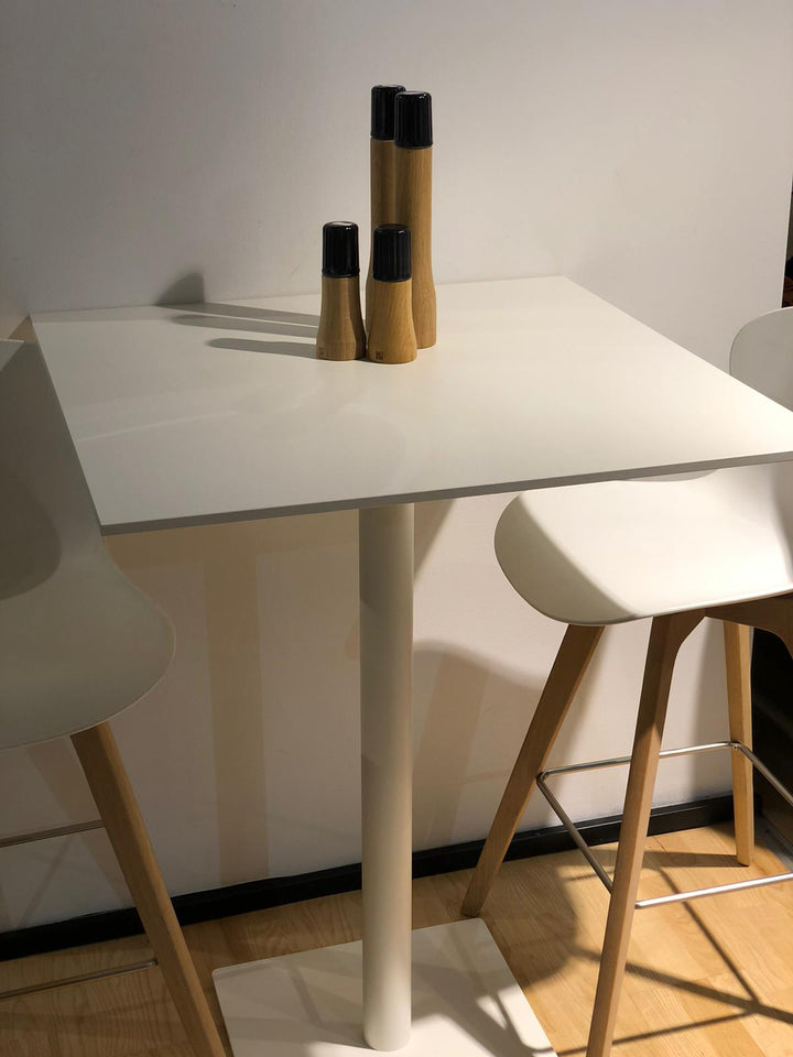 The Decorators: Masa de bar BoConcept Torino