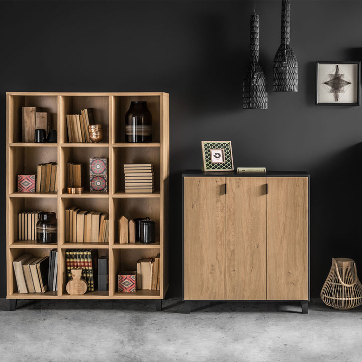 The Decorators: Comoda cu usi VOX Simple