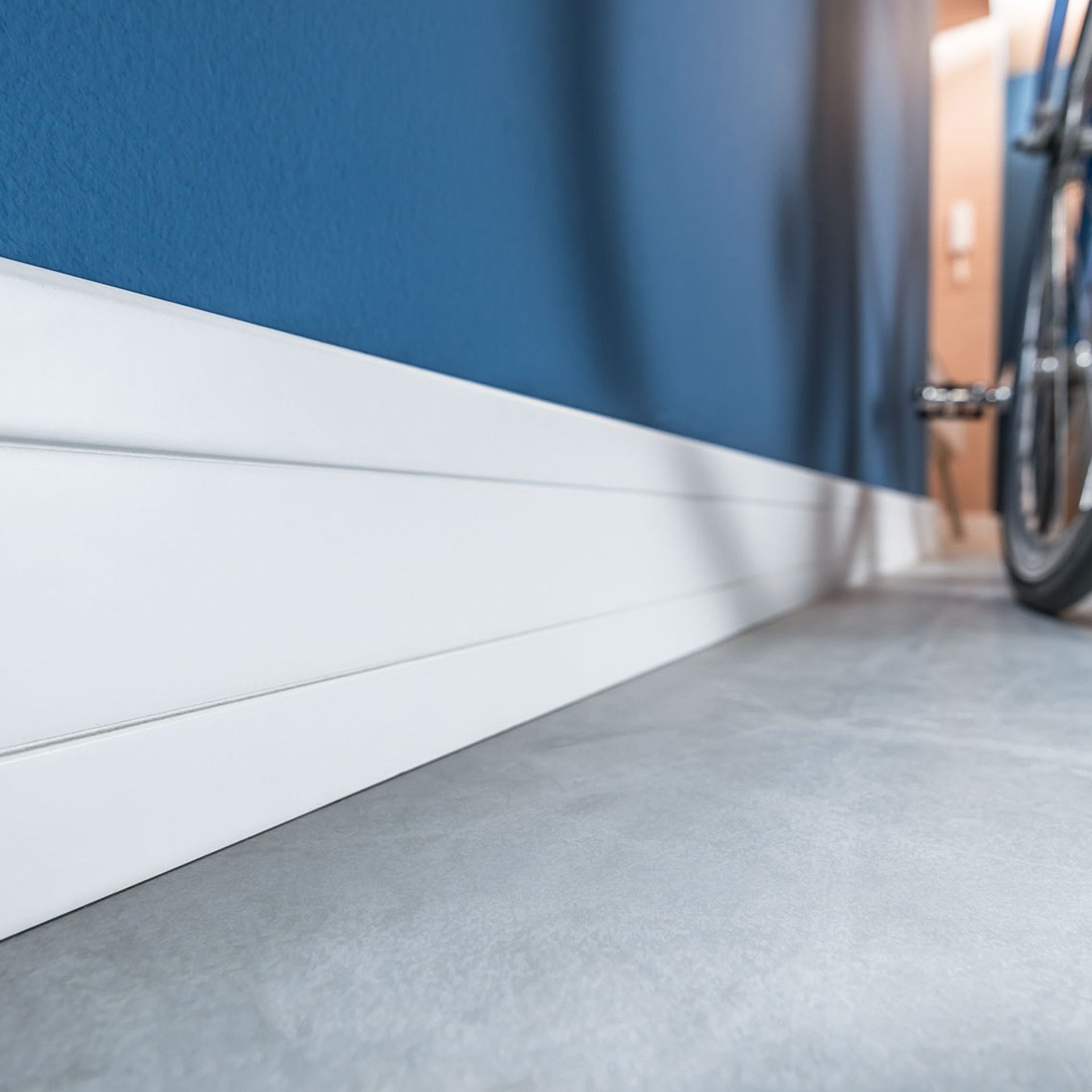 The Decorators: Plinta MDF Estilo 100 Alb 2.4 E401, 1 buc