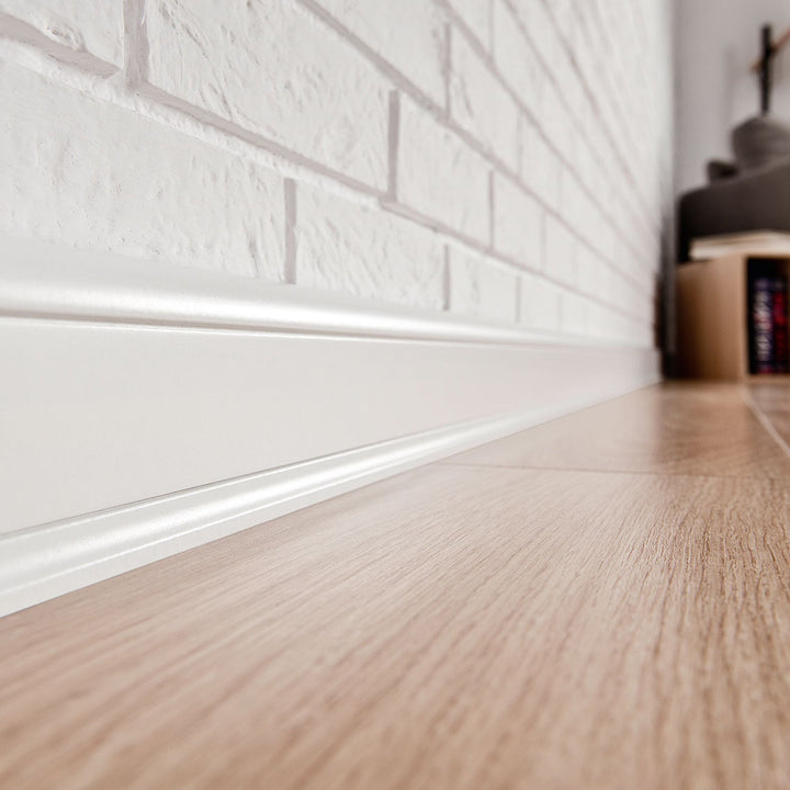 The Decorators: Plinta alba MDF Estilo 80 alb 2.4 E601, 1 buc