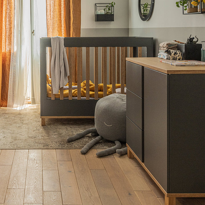 The Decorators: Comoda VOX Baby Altitude